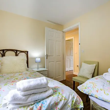 Ingledale Apartment, Ingleton, Yorkshire Dales National Park, Famous Three Peaks, Near The District, Pets Are Welcome * Ingleton (North Yorkshire)