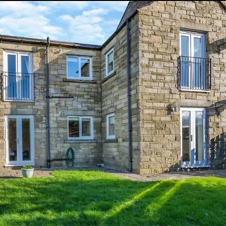 Ingledale Apartment, Ingleton, Yorkshire Dales National Park, Famous Three Peaks, Near The District, Pets Are Welcome *