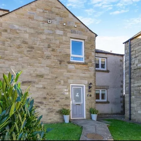 Ingledale Apartment, Ingleton, Yorkshire Dales National Park, Famous Three Peaks, Near The District, Pets Are Welcome * Ingleton (North Yorkshire)